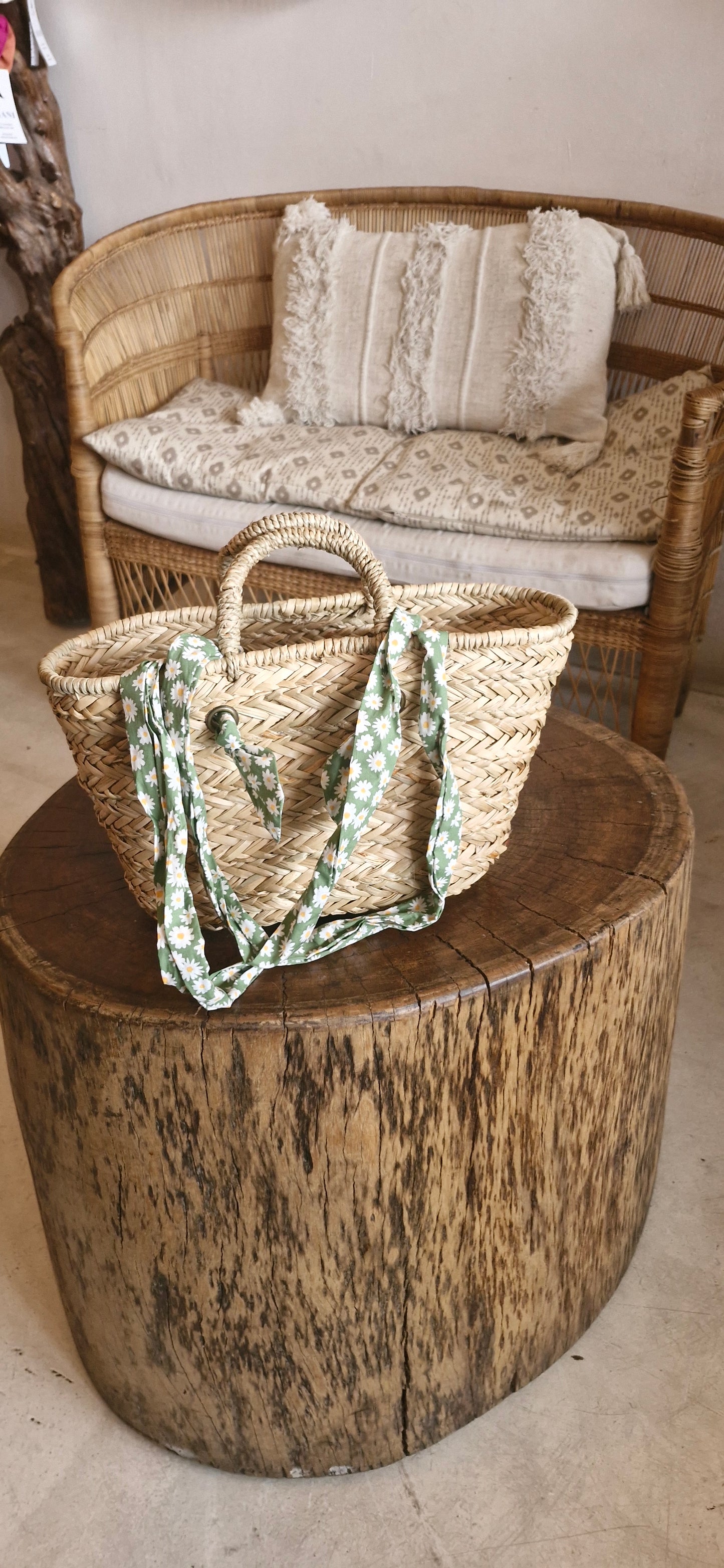 Daisy straw basket bag